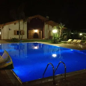 Depandance Con Piscina E Jacuzzi , Fontane Bianche Italia